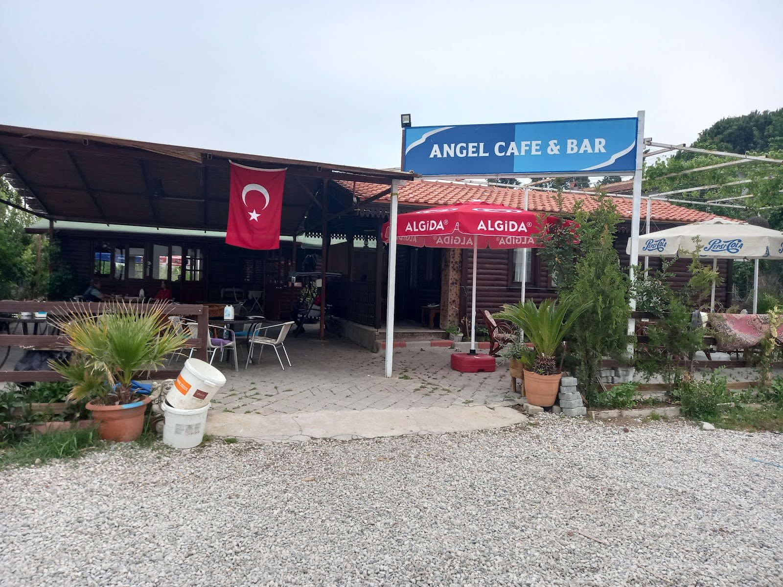 Angel cafe bar