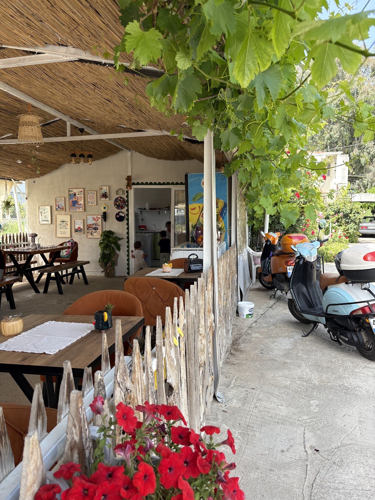 Pera Tost Cafe
